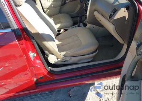 2003 Saturn L-Series L200 from USA, damaged, VIN 1G8JU54F33Y528166